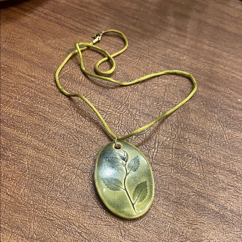 Green Leaf Pendant Necklace